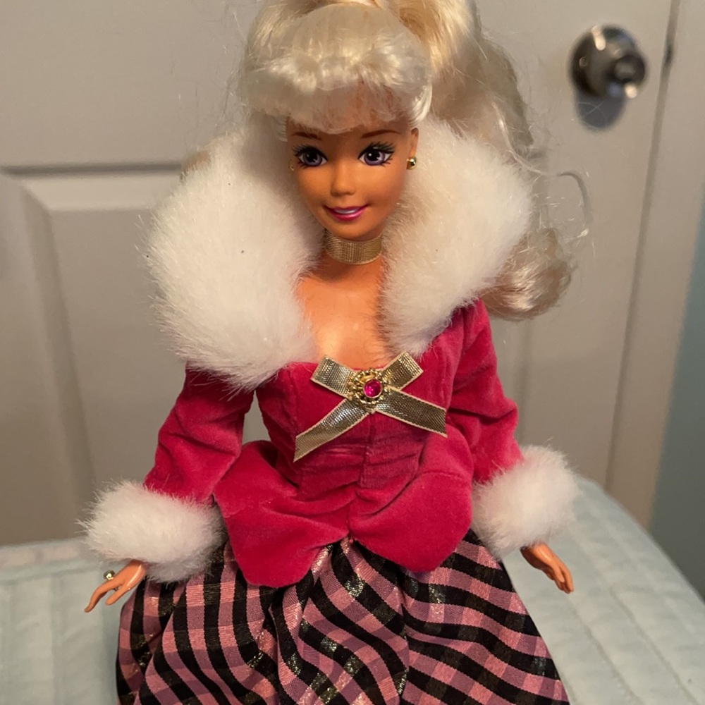 Winter Rhapsody Barbie - Picture 2 of 2